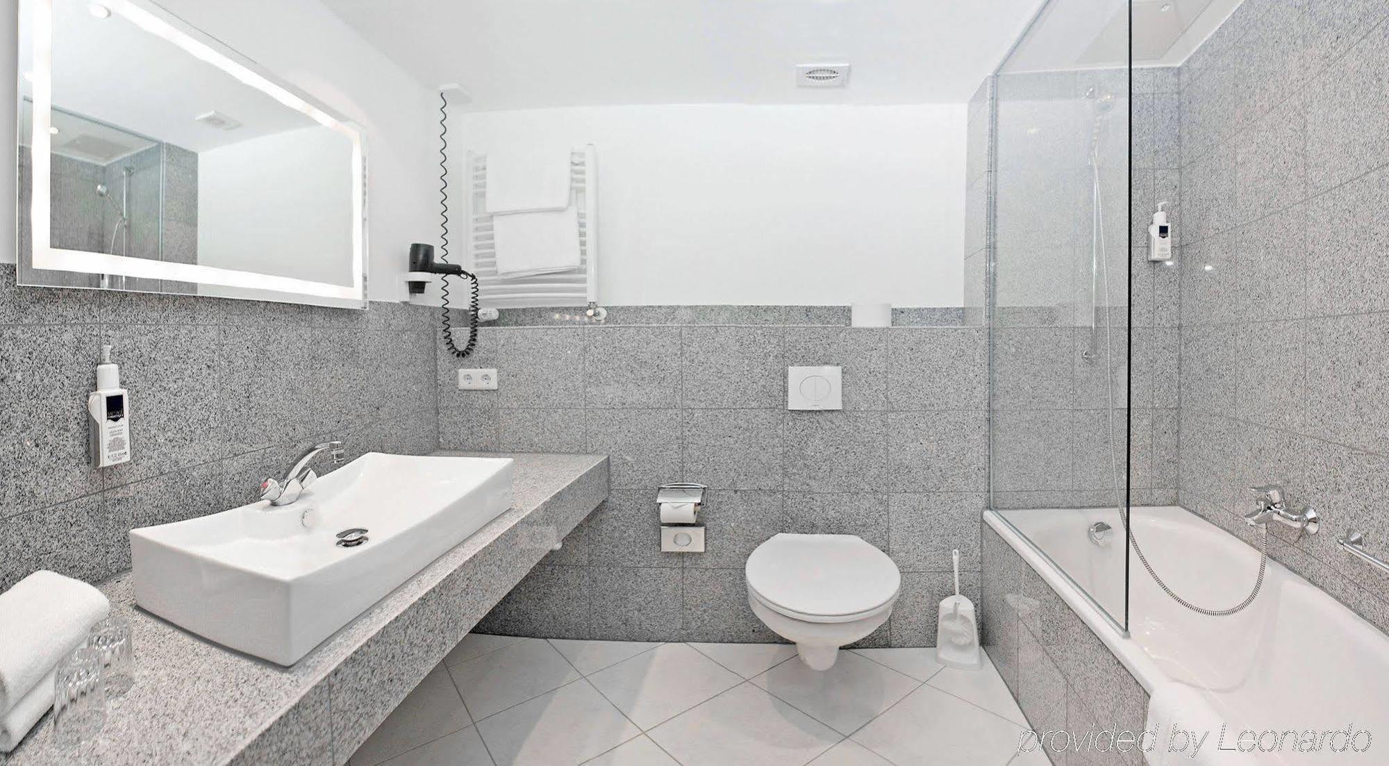 Hotel Astoria Bonn Bagian luar foto